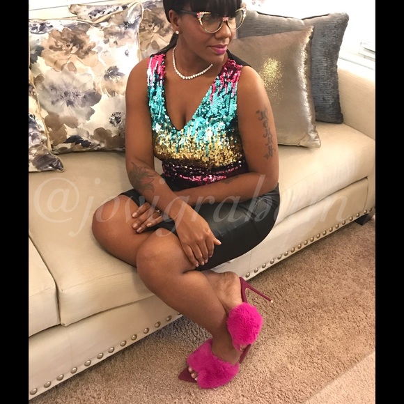 πΈ2XHPπΈ Faux Fur Heels - Picture 3 of 4